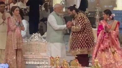 <div class="paragraphs"><p>Prime Minister Narendra Modi on Saturday blessed the newly-wed couple Anant Ambani and Radhika Merchant.</p></div>